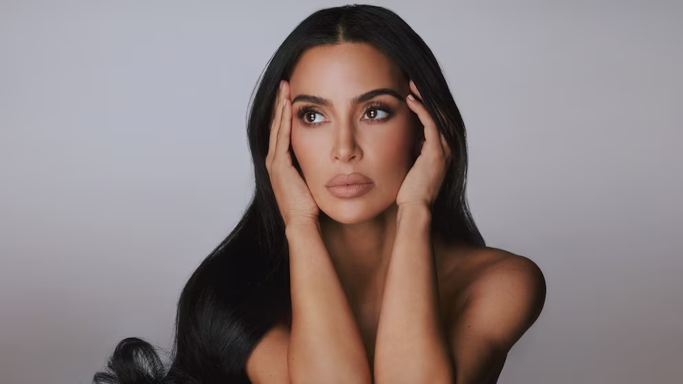 Kim Kardashian revela que fez tratamento facial com esperma de salmão